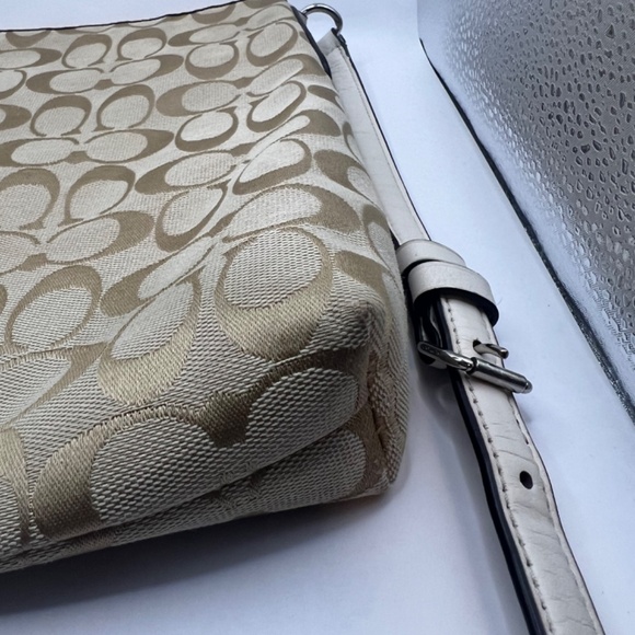 Coach Signature File Large Crossbody Bag - Picture 3 of 5